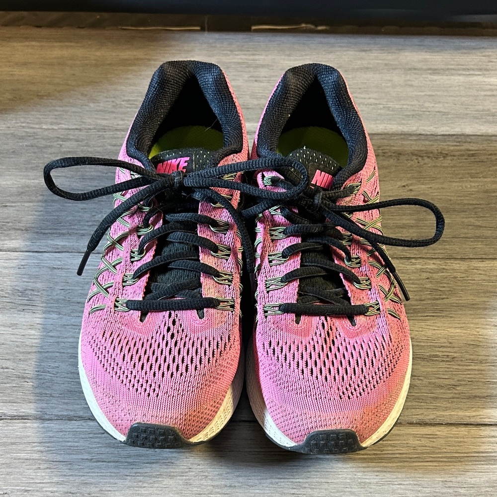 Nike Women's Pink and Black Athletic Shoes